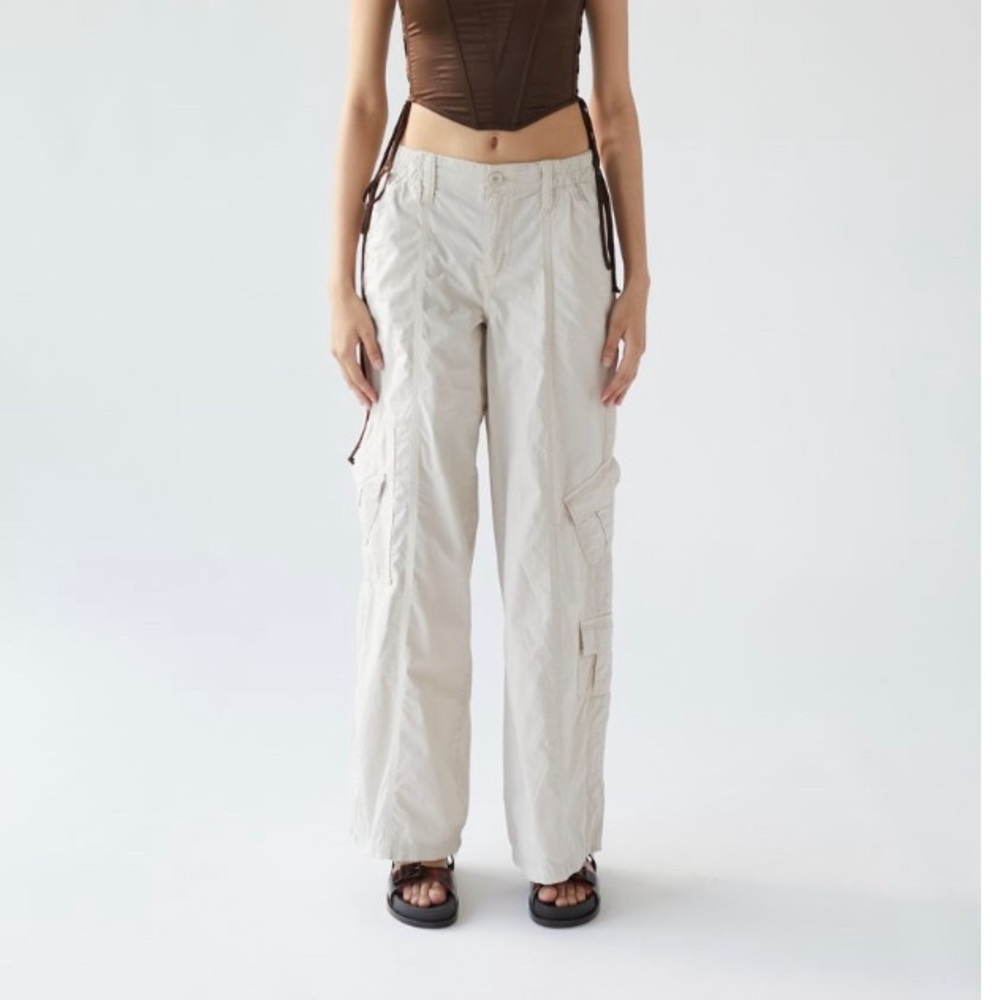 BDG y2k low rise cargo pants 🤗🤗